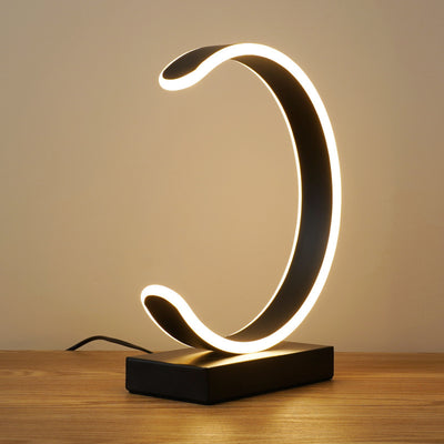 مصباح طاولة LED على شكل حرف C الفاخر الإبداعي من نورديك 