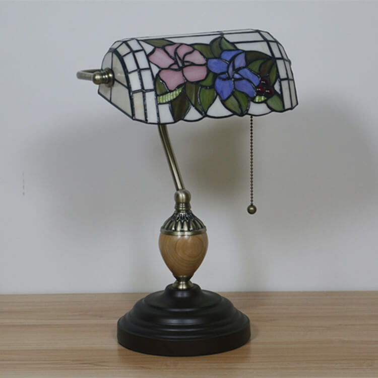 Europäische Tiffany-Blumen-Glas 1-Licht Banker Tischlampe 
