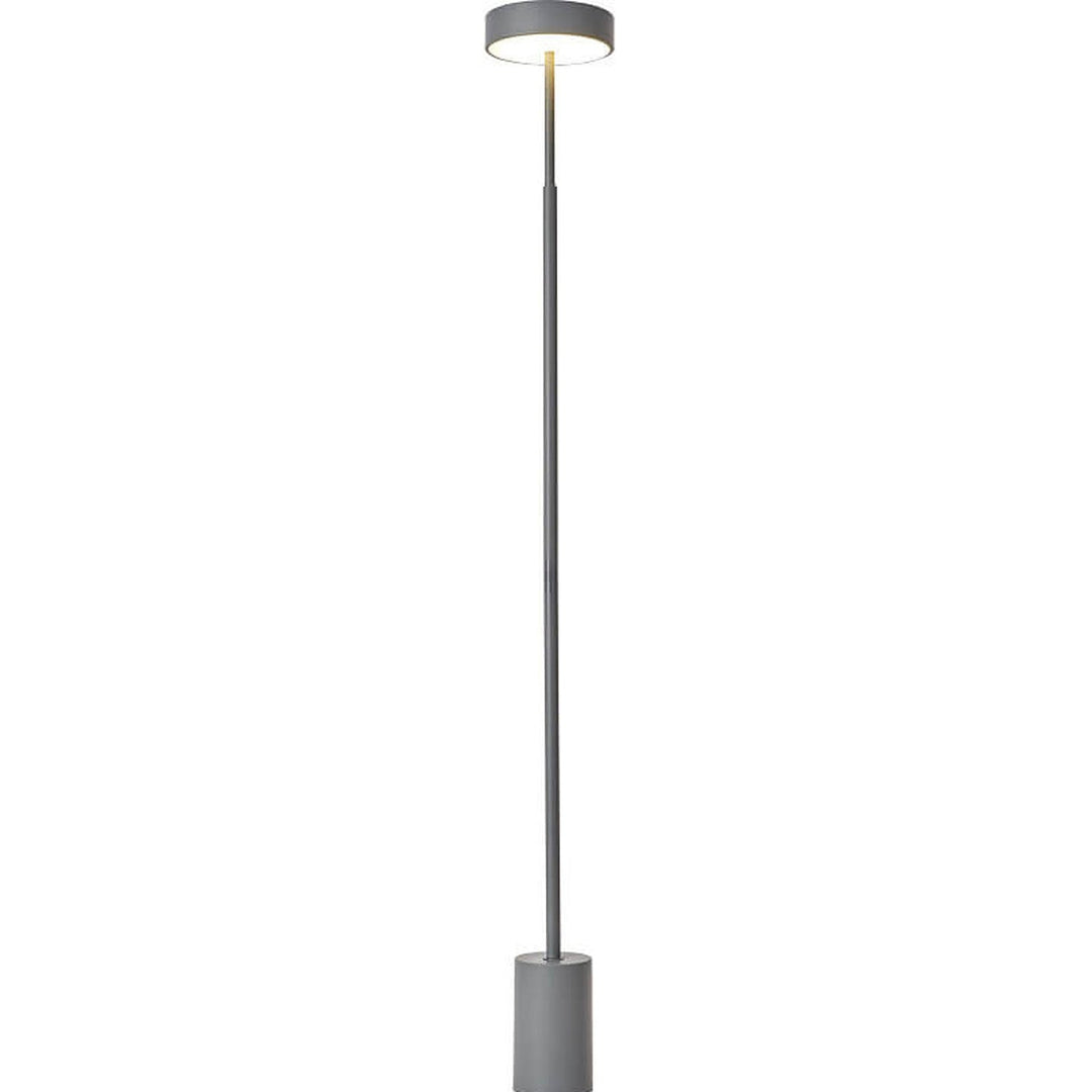 مصباح أرضي LED بعمود بسيط على الطراز الإسكندنافي 