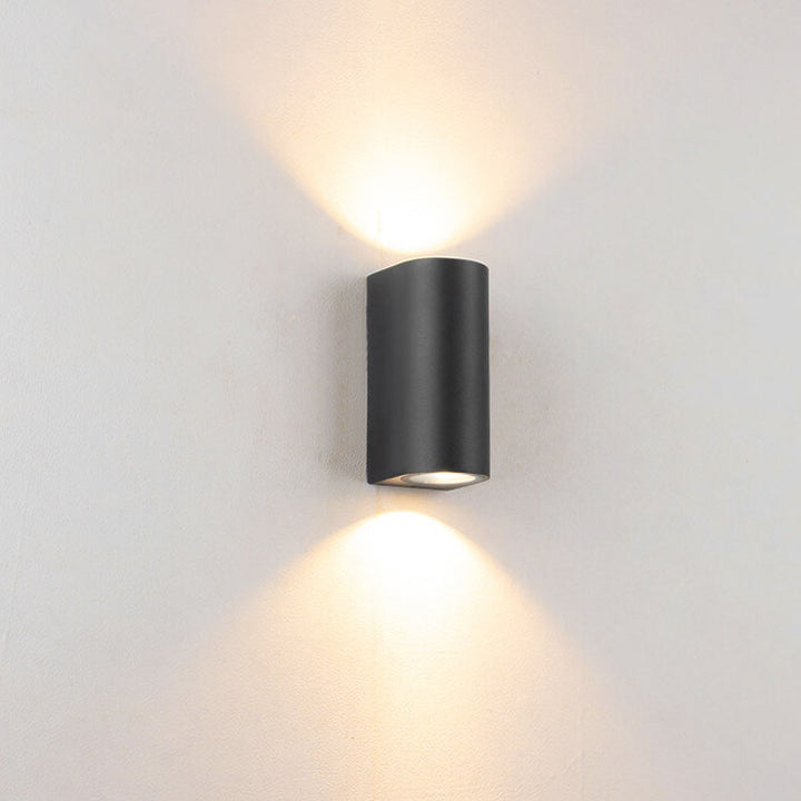 Moderne minimalistische 2-flammige Outdoor-Wandleuchte aus wasserdichtem Aluminium und Glas in Zylinderform für die Terrasse 