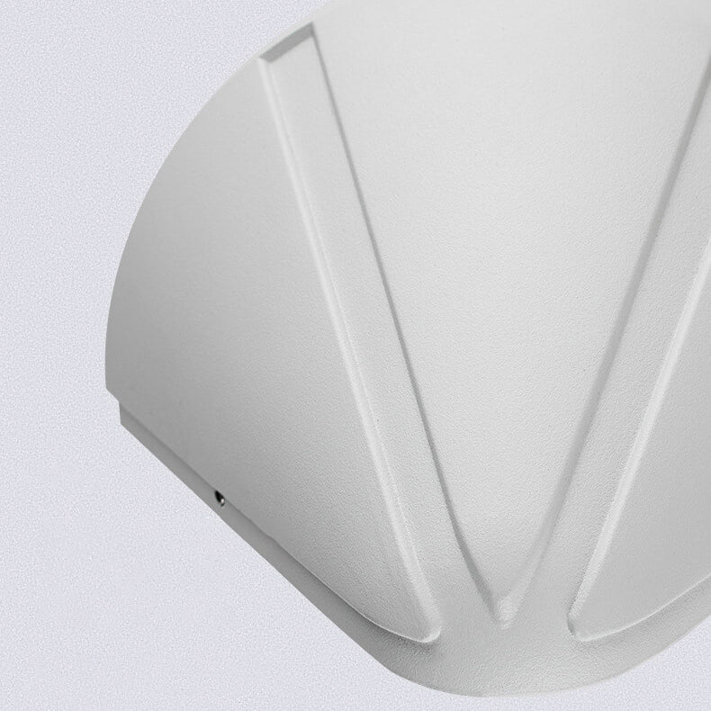 Lámpara de aplique de pared exterior LED moderna minimalista en forma de cono triangular impermeable de aluminio con lente esmerilada 