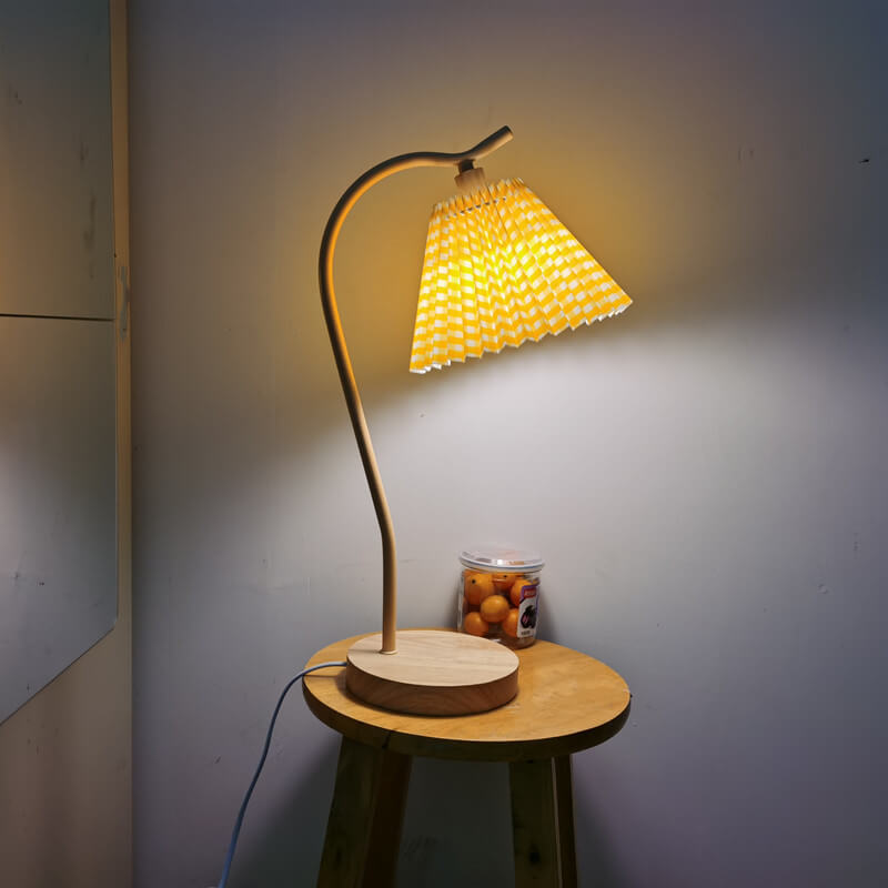 European Minimalist Pleated Solid Wood 1-Light Table Lamp