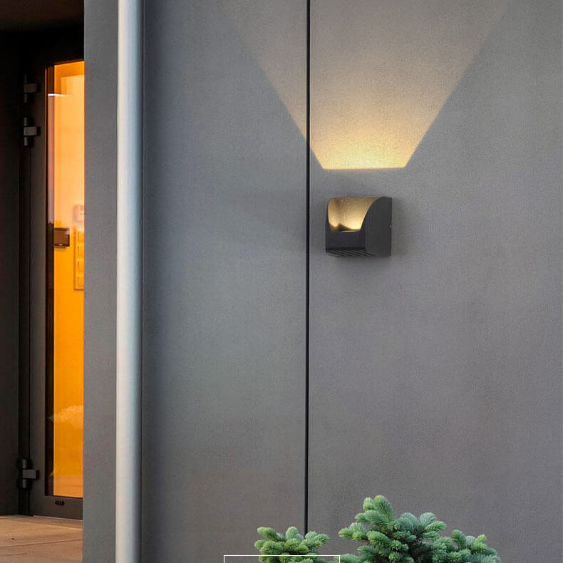 Lampe murale LED moderne minimaliste extérieure étanche carrée avec éclairage vers le haut et vers le bas 