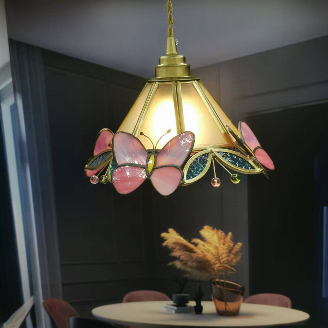 Moderne nordische 1-flammige Pendelleuchte aus Kupfer mit Schmetterlings-Buntglas in Kegelform für das Wohnzimmer 