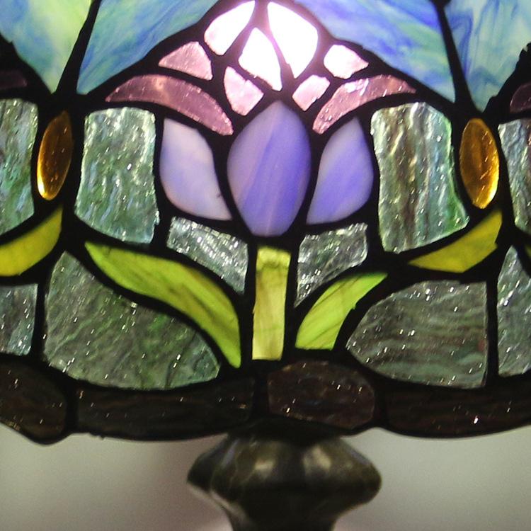 European Decorative Tiffany Stained Glass 1-Light Table Lamp