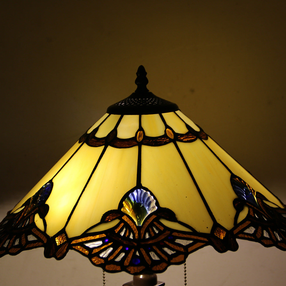 Traditionelle 2-flammige Tiffany-Tischlampe aus Buntglas mit konischem Zugschalter für das Schlafzimmer 