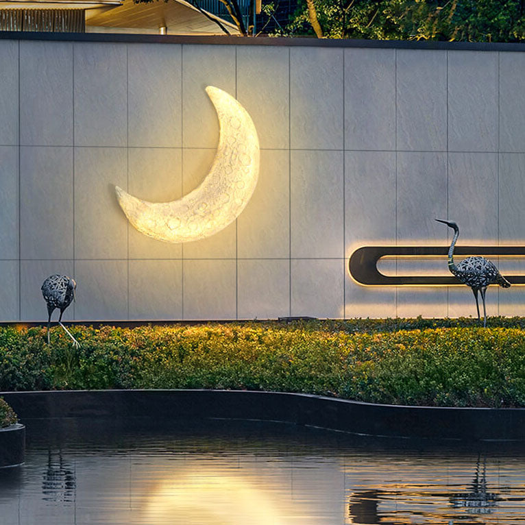 Modern Outdoor Moon Shape Resin LED Rainproof Wall Sconce Lamp