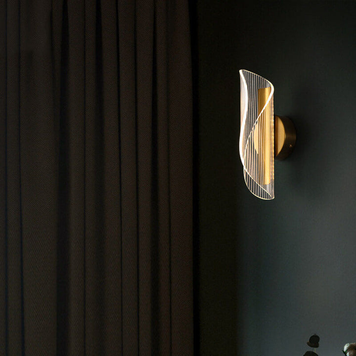 Moderne Acryl LED-Wandleuchte mit geschwungenem Design 