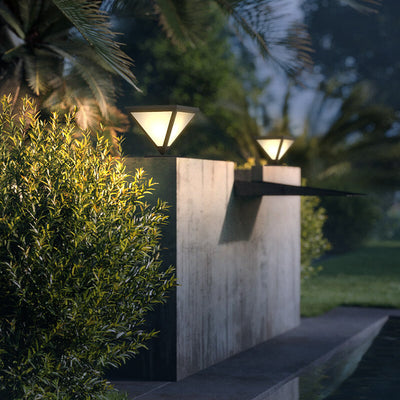 Simple Triangle LED Solar Outdoor Waterproof Lawn Fence Lamp