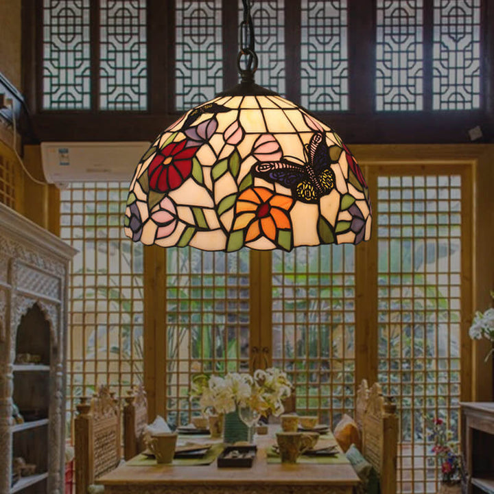 Tiffany Europäischer Schmetterling Blumen Buntglas Pendelleuchte 
