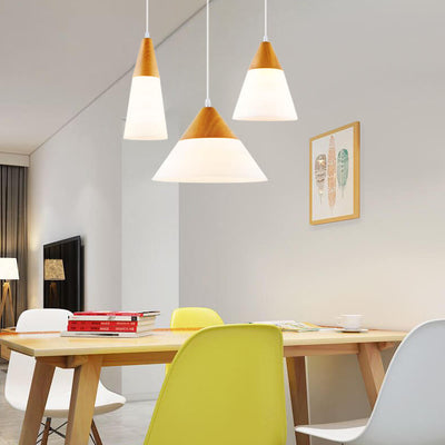 Luminaire suspendu à 1 lumière en forme de cône de verre à grain de bois nordique