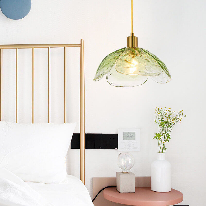 Moderne minimalistische 1-flammige Pendelleuchte aus Eisen und Glas in Blumenform mit Blütenblatt-Design für das Wohnzimmer 