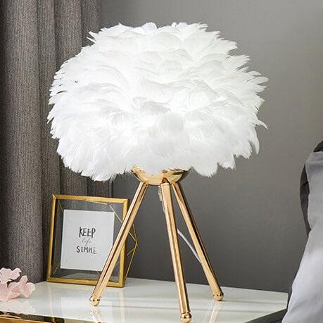 Moderne Tischlampe mit einem Globus und einer Schwanenfeder 