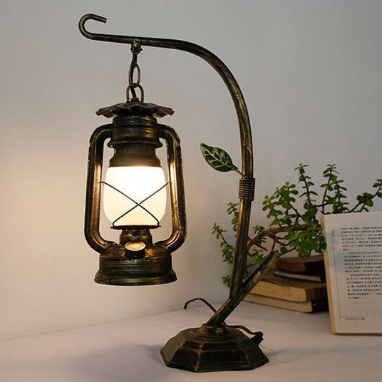 Vintage Antique Kerosene Lamp 1-Light Table Lamp