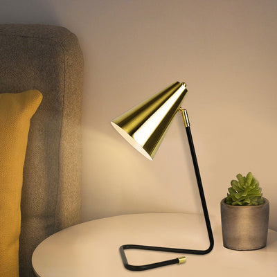 Einfache Eisen Glockenschirm Dreieck 1-Licht Tischlampe 