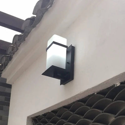 Moderne chinesische quadratische wasserdichte 1-Licht-Wandleuchte für den Außenbereich 