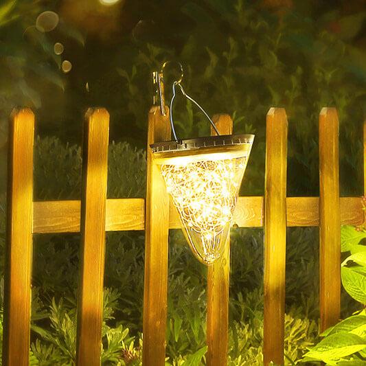 Lumière de jardin décorative étanche en forme de cône solaire 