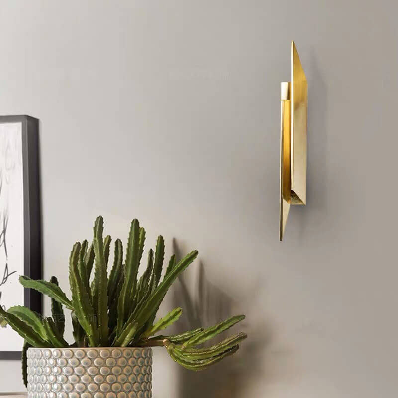 Modern Minimalist Golden Geometric 1-Light Wall Sconce Lamp