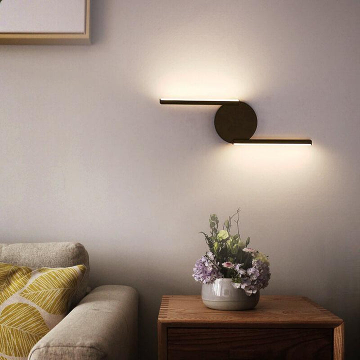 Lampe murale LED à 1 lumière en aluminium avec courbes minimalistes modernes 