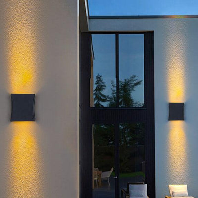 Applique murale extérieure étanche en aluminium carré moderne à LED 