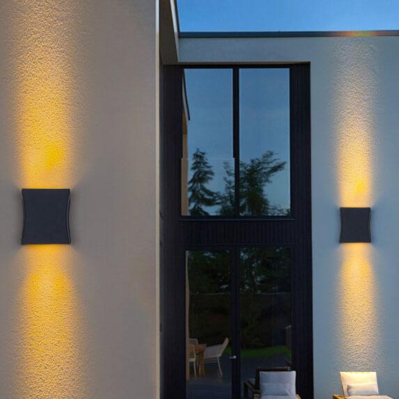 Applique murale extérieure étanche en aluminium carré moderne à LED 