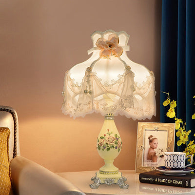 Europäischer Stil Hof Stoff Kuppel 1-Licht Tischlampe 