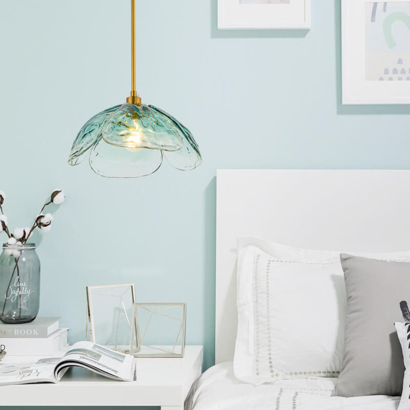 Moderne minimalistische 1-flammige Pendelleuchte aus Eisen und Glas in Blumenform mit Blütenblatt-Design für das Wohnzimmer 