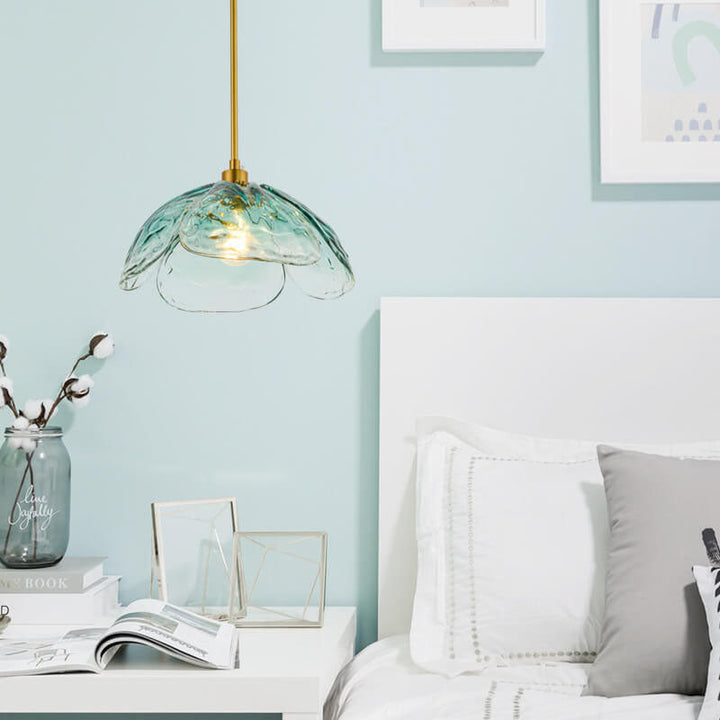 Moderne minimalistische 1-flammige Pendelleuchte aus Eisen und Glas in Blumenform mit Blütenblatt-Design für das Wohnzimmer 