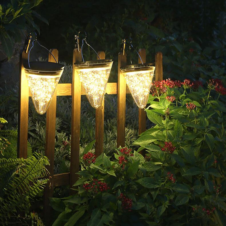 Lumière de jardin décorative étanche en forme de cône solaire 