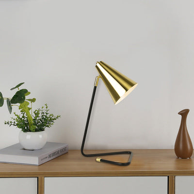 Einfache Eisen Glockenschirm Dreieck 1-Licht Tischlampe 