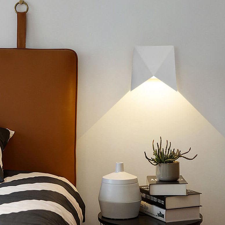 Modern Minimalist Origami 1-Light LED Wall Sconce Lamp