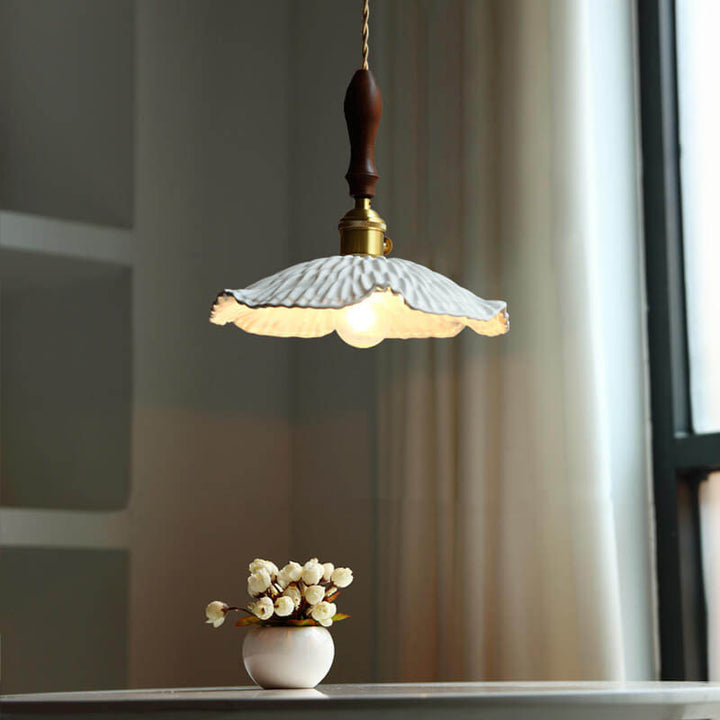 Lámpara colgante vintage de cerámica Petal de 1 luz 
