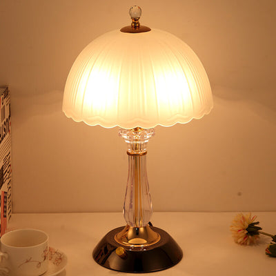 Moderne europäische Tischleuchte mit strukturiertem Glas-Kuppelschirm und zwei Lichtern 
