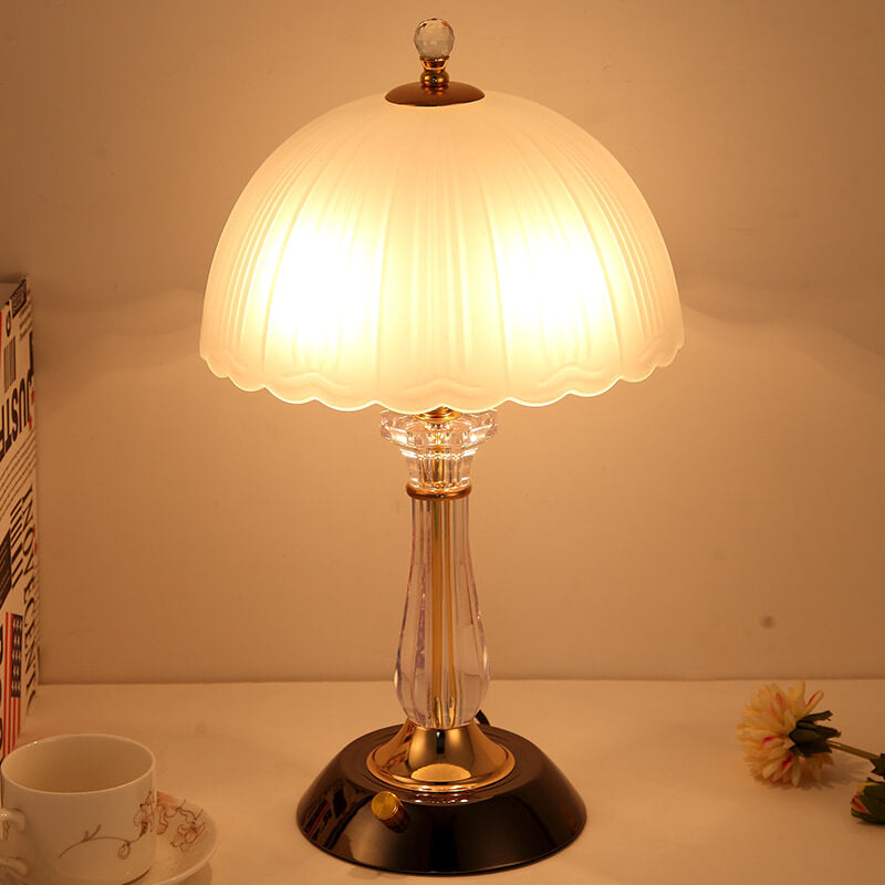 Moderne europäische Tischleuchte mit strukturiertem Glas-Kuppelschirm und zwei Lichtern 