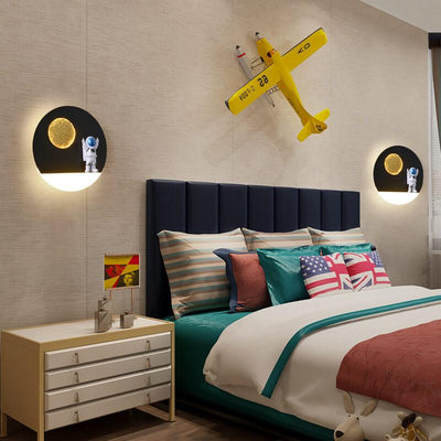Creative Astronaut Resin Acrylic 1-Light LED Circle Wall Sconce Lamp