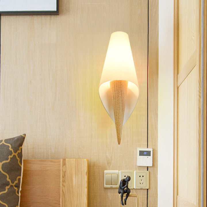 Nordic Wide Flare Weißes Glasschirm 1-Licht Wandleuchte 