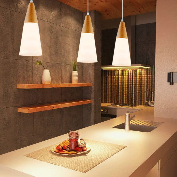 Luminaire suspendu à 1 lumière en forme de cône de verre à grain de bois nordique