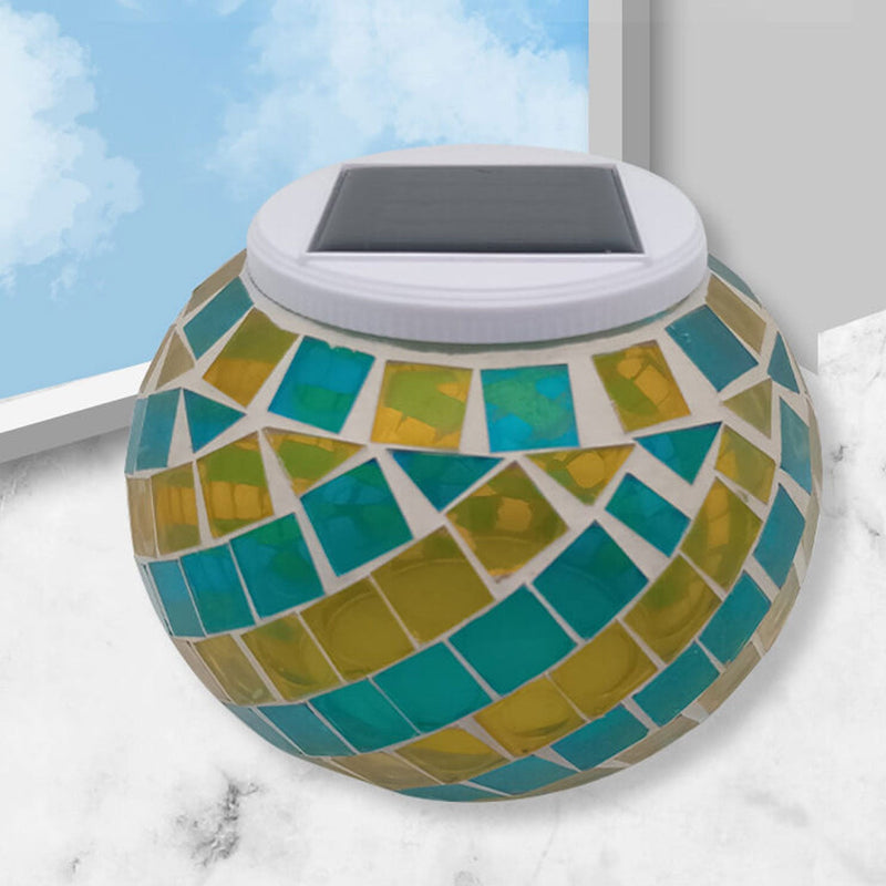 Lumière décorative extérieure LED avec design en spirale de motif de vitrail créatif solaire 