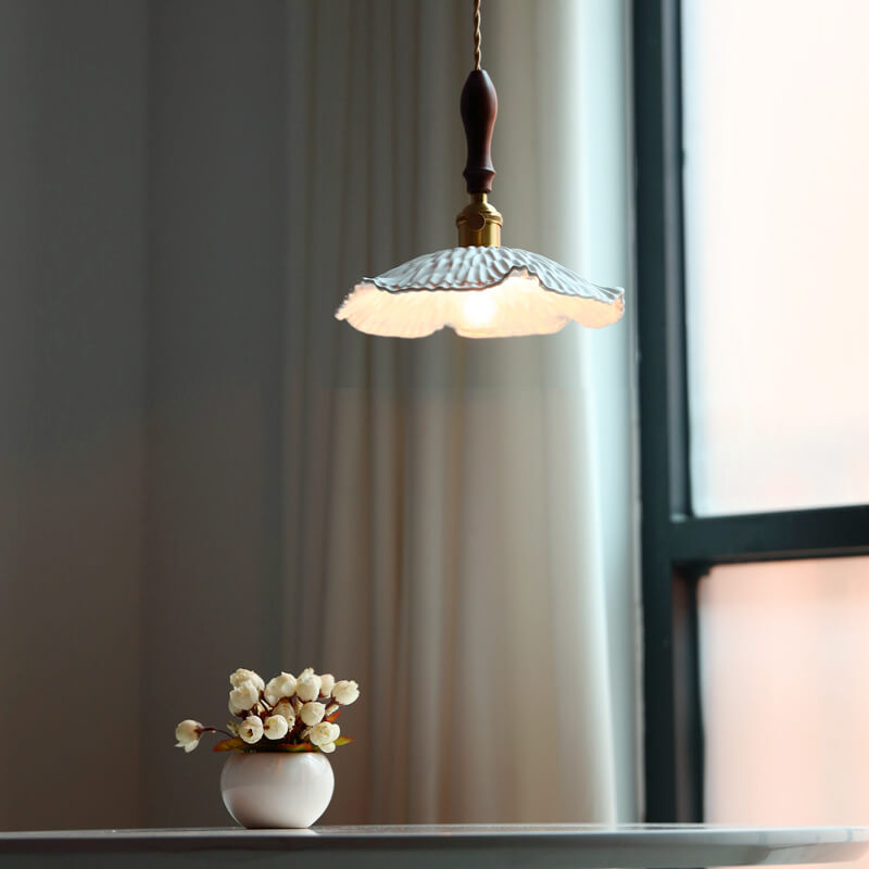 Lámpara colgante vintage de cerámica Petal de 1 luz 