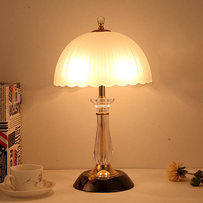 Moderne europäische Tischleuchte mit strukturiertem Glas-Kuppelschirm und zwei Lichtern 