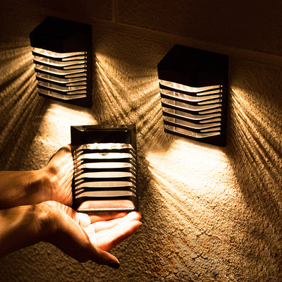 Lampe d'applique murale LED étanche extérieure trapézoïdale solaire 