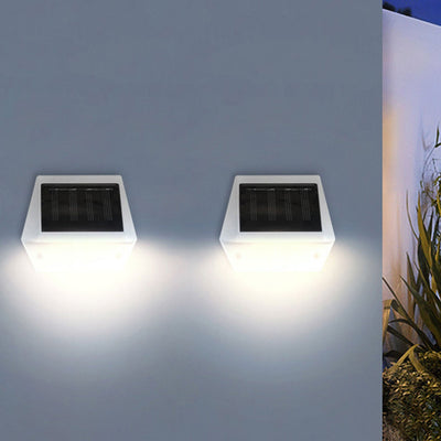 مصباح حائط شمسي LED بلاستيكي مقاوم للماء للاستخدام الخارجي 