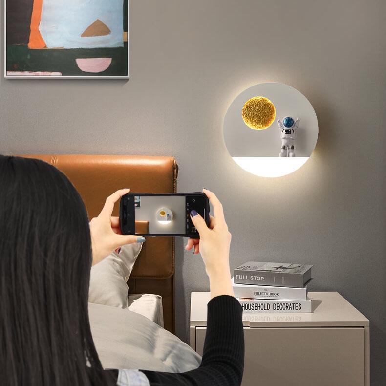 Creative Astronaut Resin Acrylic 1-Light LED Circle Wall Sconce Lamp
