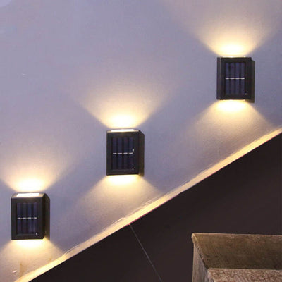 Applique murale de jardin étanche à LED avec éclairage solaire vers le haut et vers le bas 
