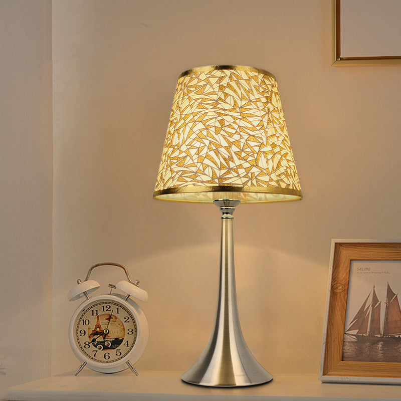 Traditionelle Bauernhaus Eisen Stoff Multi-Stil 1-Licht Tischlampe 