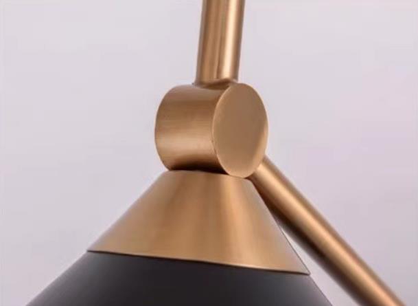Industrial Metal Horn Shape Shade 1-Light Table Lamp