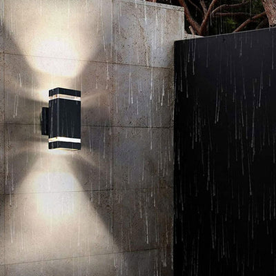 Aplique de pared impermeable para exteriores con 2 luces iluminadas hacia arriba y hacia abajo de diseño cuadrado simple 
