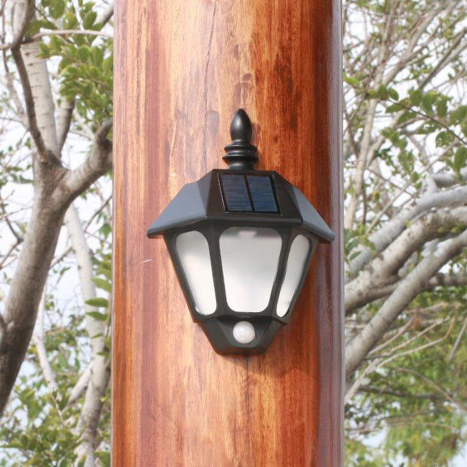 Moderne minimalistische Solar-Outdoor-Wasserdichte Induktions-Zweifarbige Beleuchtung LED Outdoor-Garten-Wandlampenleuchte 