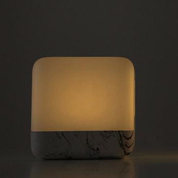 Lampe de table LED rechargeable USB avec minuterie de rotation pour cube magique moderne 