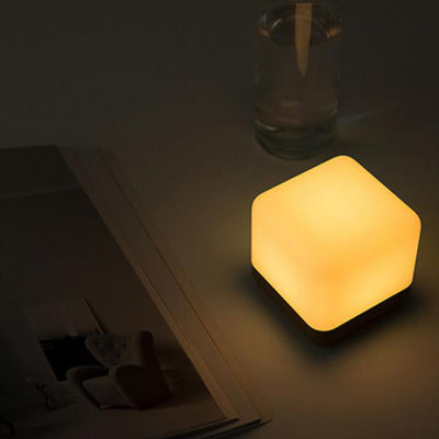Lampe de table LED rechargeable USB avec minuterie de rotation pour cube magique moderne 